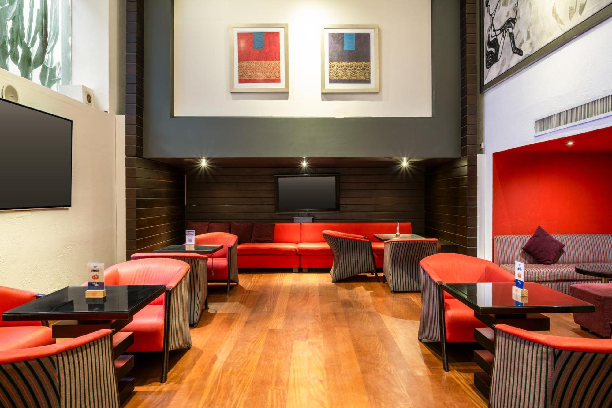 米拉弗洛雷斯安迪纳高级酒店 利马 外观 照片 The interior of the lounge