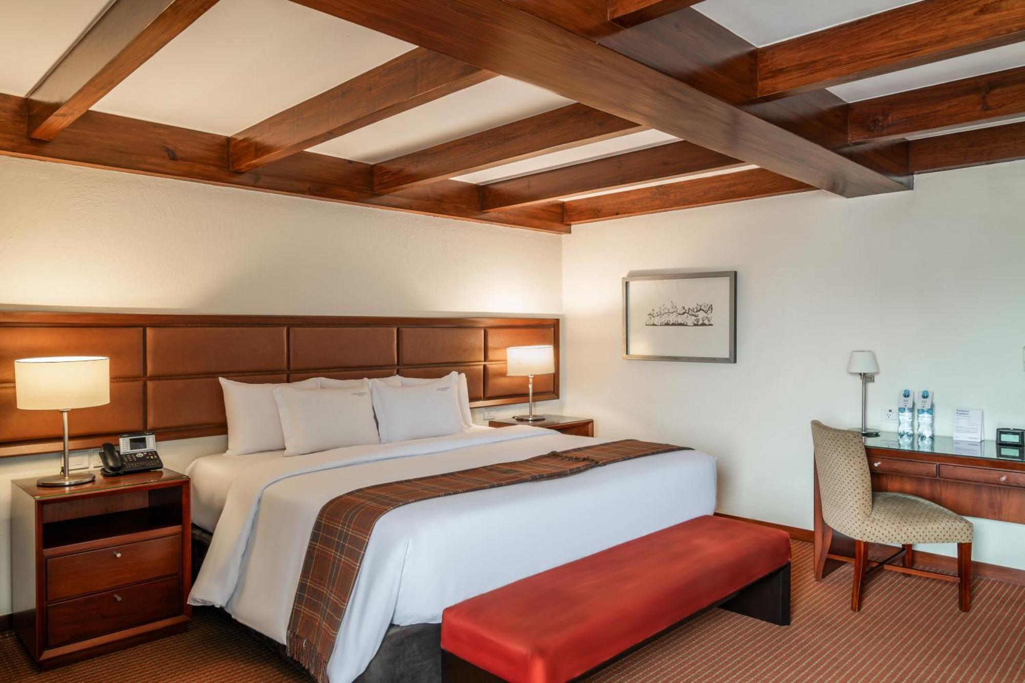 米拉弗洛雷斯安迪纳高级酒店 利马 外观 照片 A room at the hotel