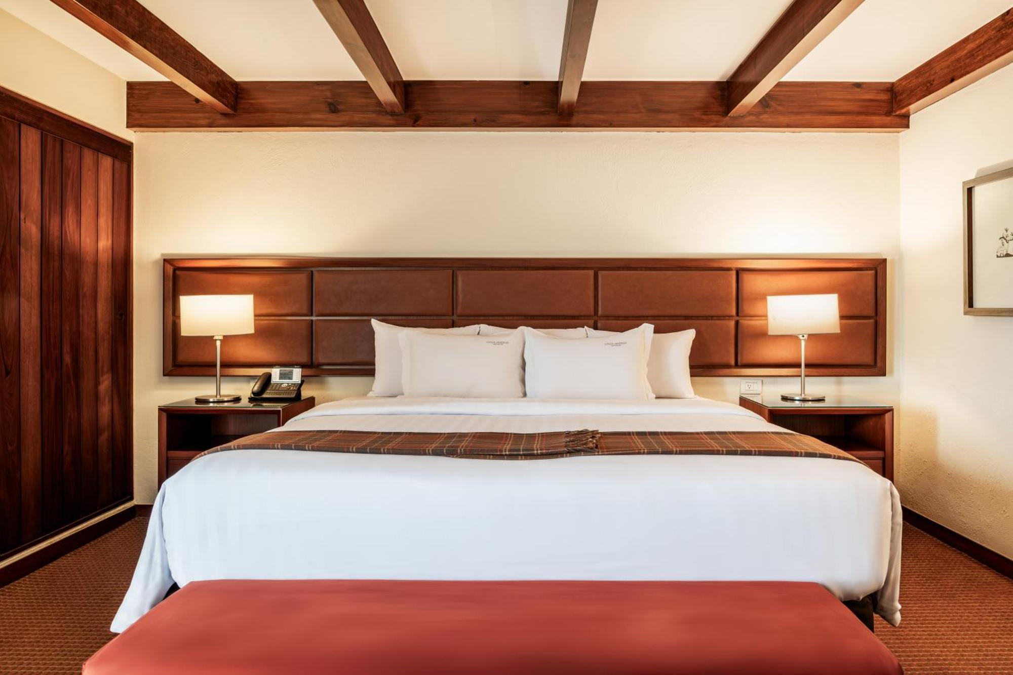 米拉弗洛雷斯安迪纳高级酒店 利马 外观 照片 A bedroom at the hotel