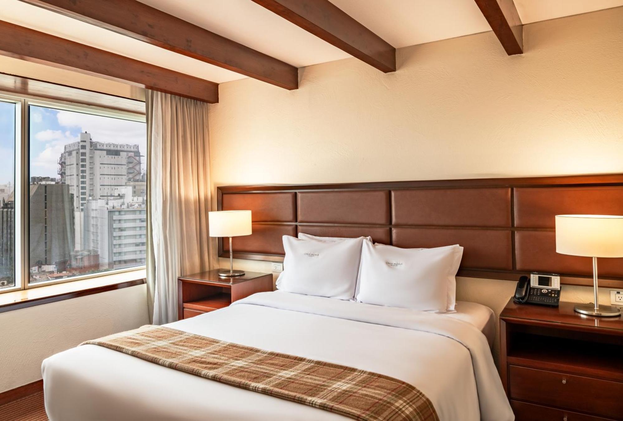 米拉弗洛雷斯安迪纳高级酒店 利马 外观 照片 A bedroom at the hotel